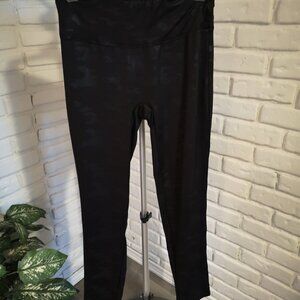 Stella Luce Ladies Size Large Black Camo Pattern Full Length Leggings